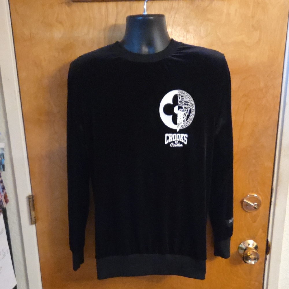 CROOKS & CASTLES Velour Black Pullover Size Medium